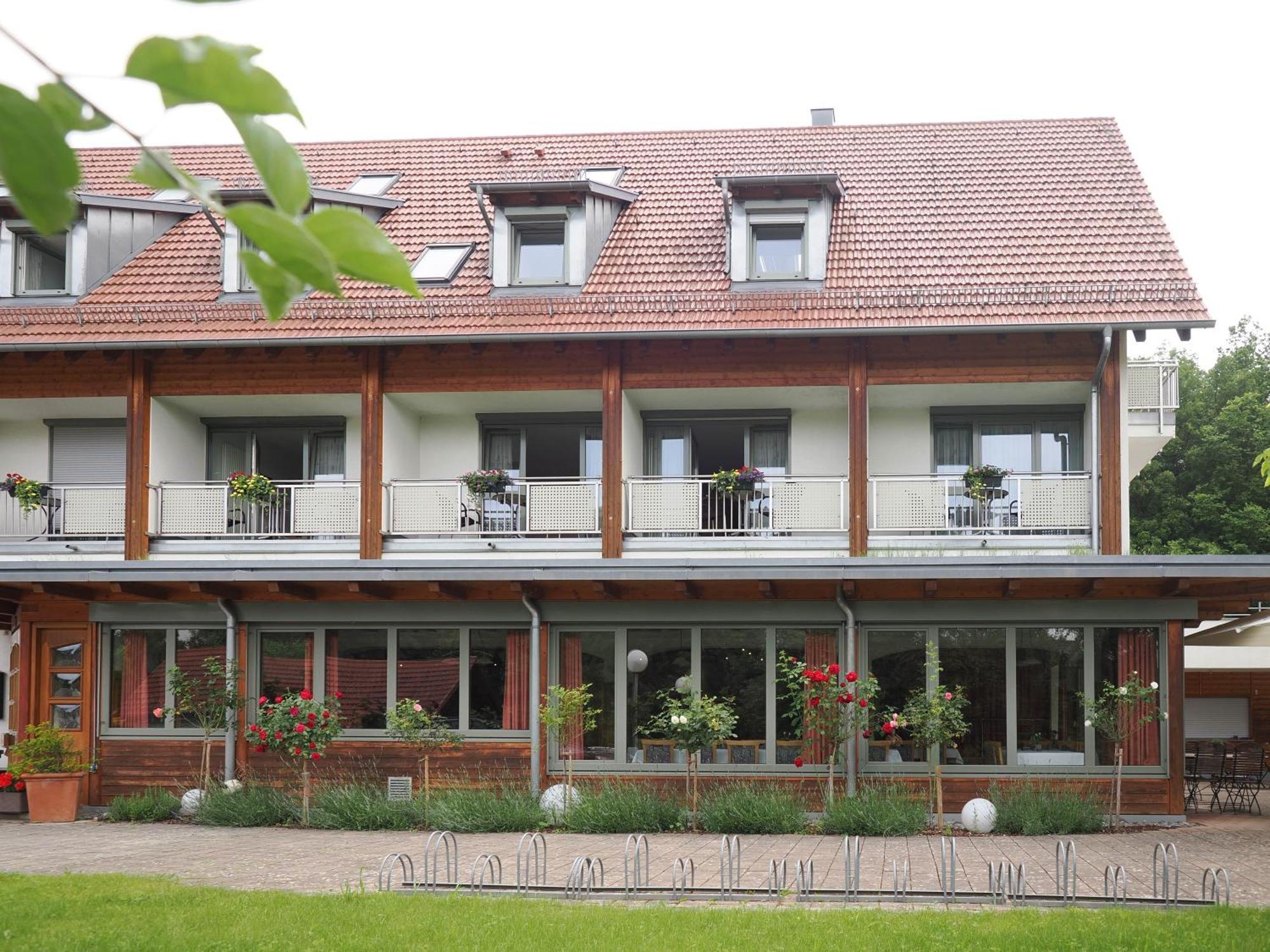 Landhotel Waldheim Pliezhausen Екстериор снимка