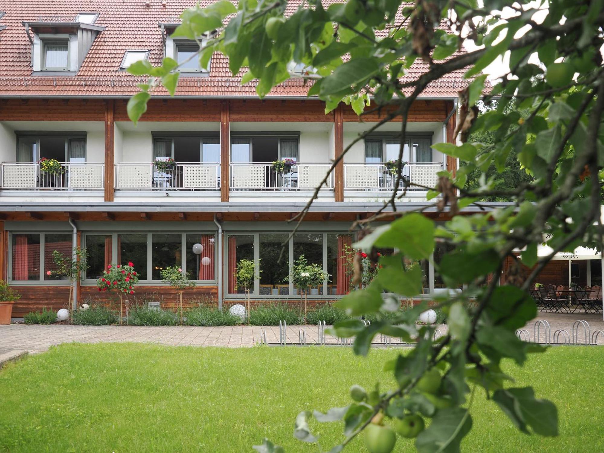 Landhotel Waldheim Pliezhausen Екстериор снимка